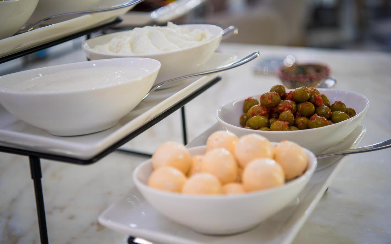 الشقق الفندقية دبيفي  ميلينيوم أتريا بيزنس باي المظهر الخارجي الصورة A selection of tapas